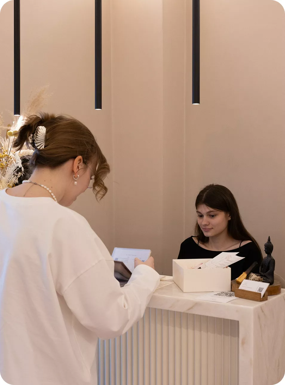 Gouache Face & Neck Spa